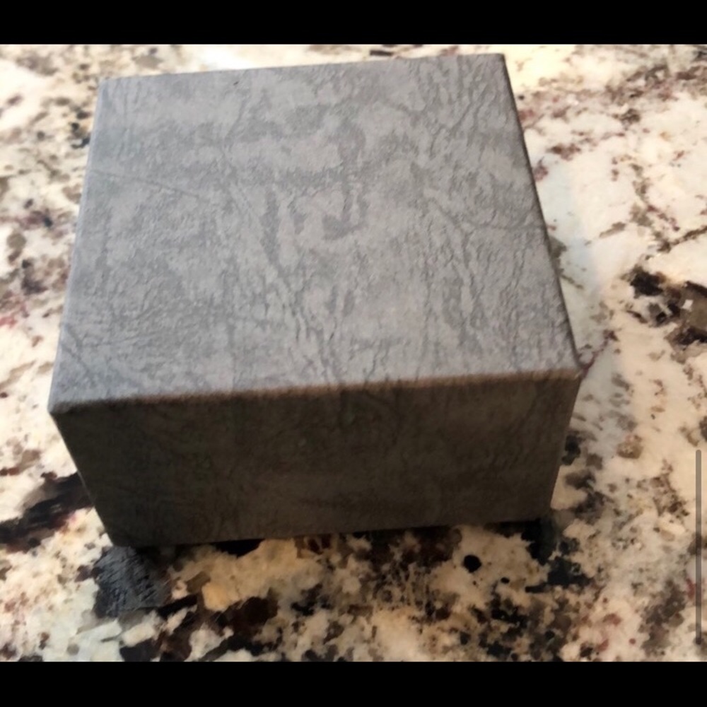 Marble jewelry round box or paper clip holder - Picture 7 of 8